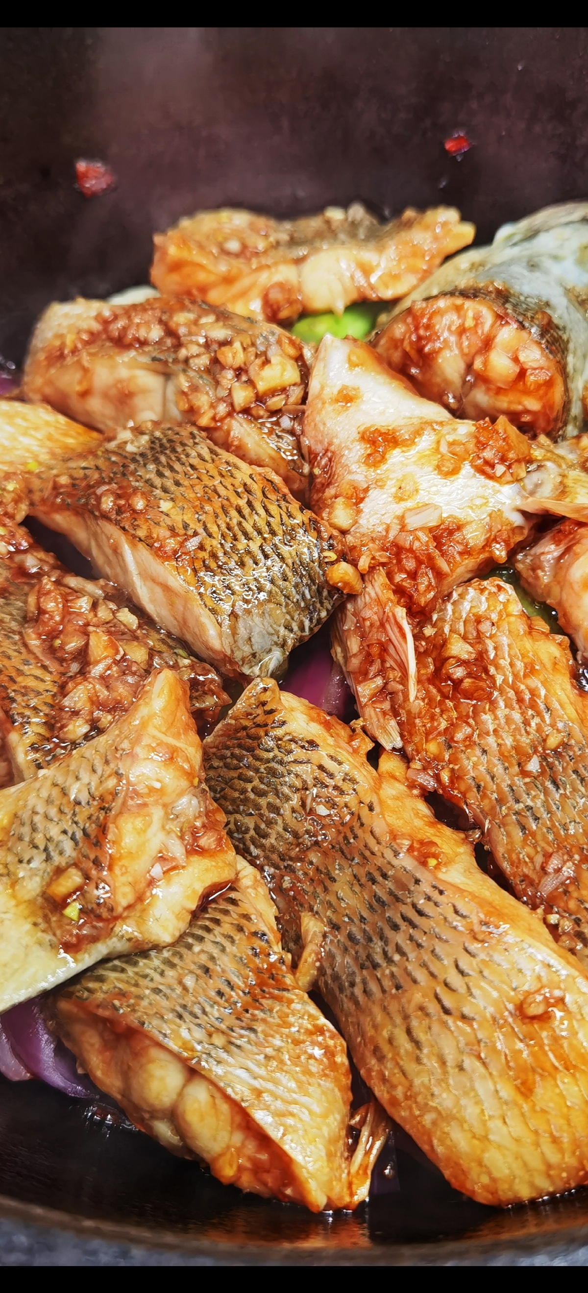 铸铁锅焗鲈鱼的做法