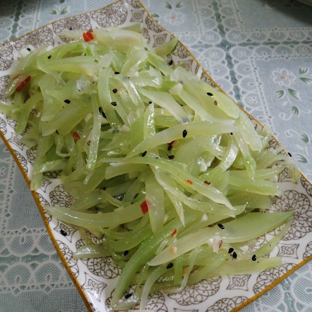 凉拌莴笋