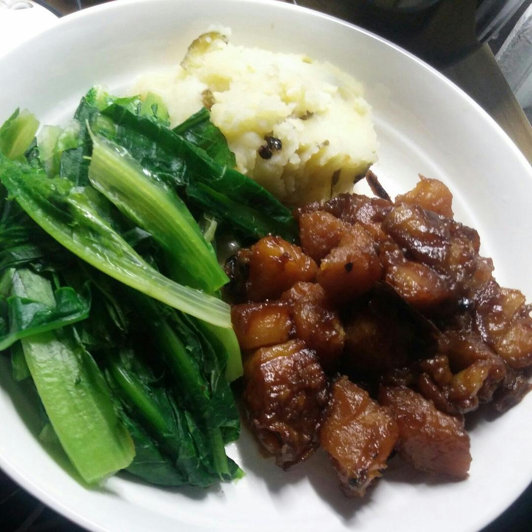 土豆红烧肉