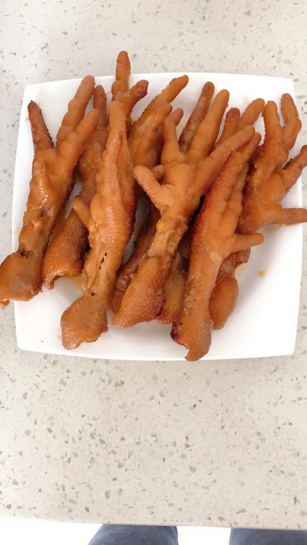 卤鸡爪子