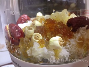 桃胶皂角米银耳羹 美容护肤高级糖水的做法步骤图 淳膳源养生坊 下厨房 桃胶皂角米银耳羹 美容护肤高级糖水的做法步骤图 淳膳源养生坊 下厨房
