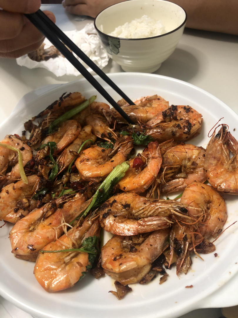 能瞬间引爆味蕾的【香辣干锅虾】