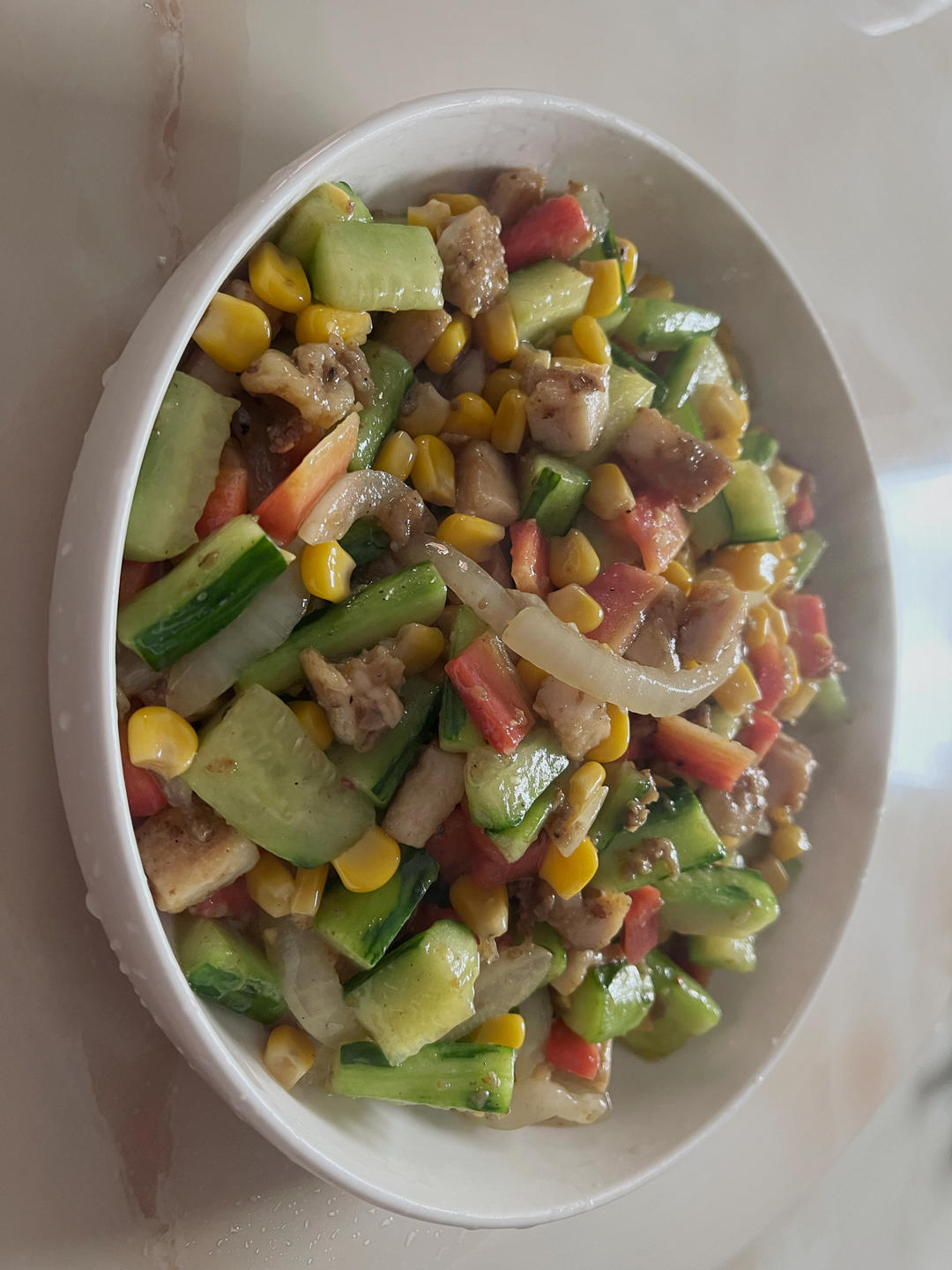 胡萝卜，玉米，黄瓜炒鸡丁儿。