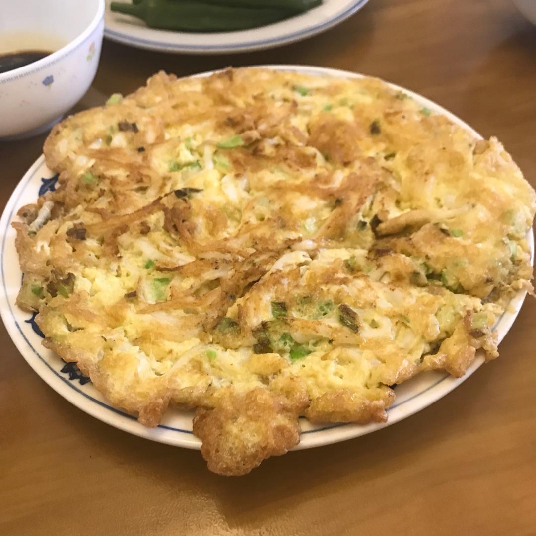 根红苗壮做的小银鱼鸡蛋饼
