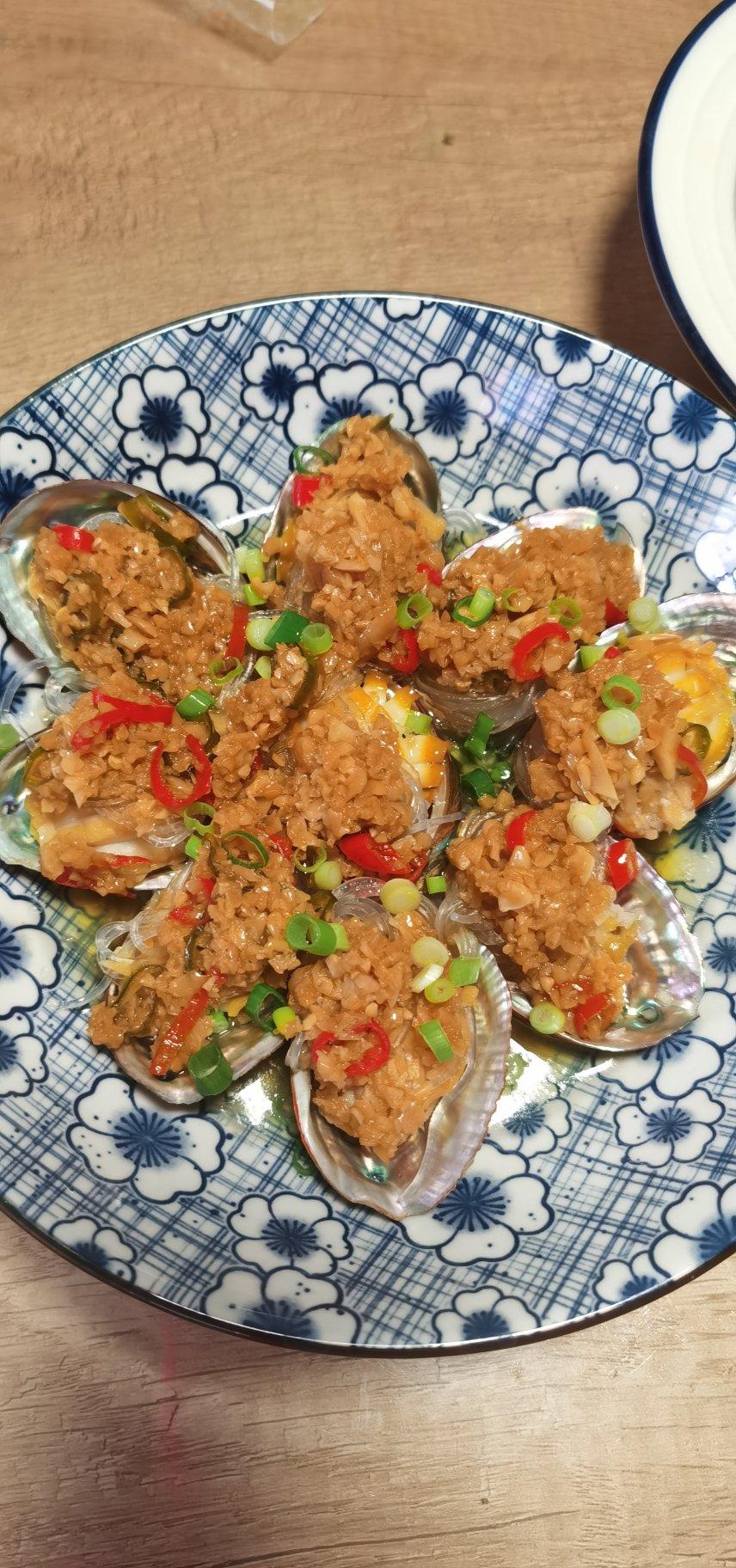 蒜蓉粉丝蒸鲍鱼