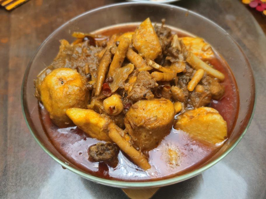 重庆李子坝梁山鸡芋儿烧鸡总之一看就会超级好吃的红烧鸡啦