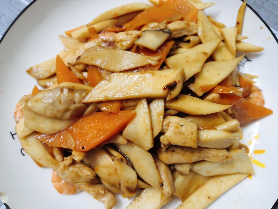 杏鲍菇胡萝卜炒鸡胸肉的做法