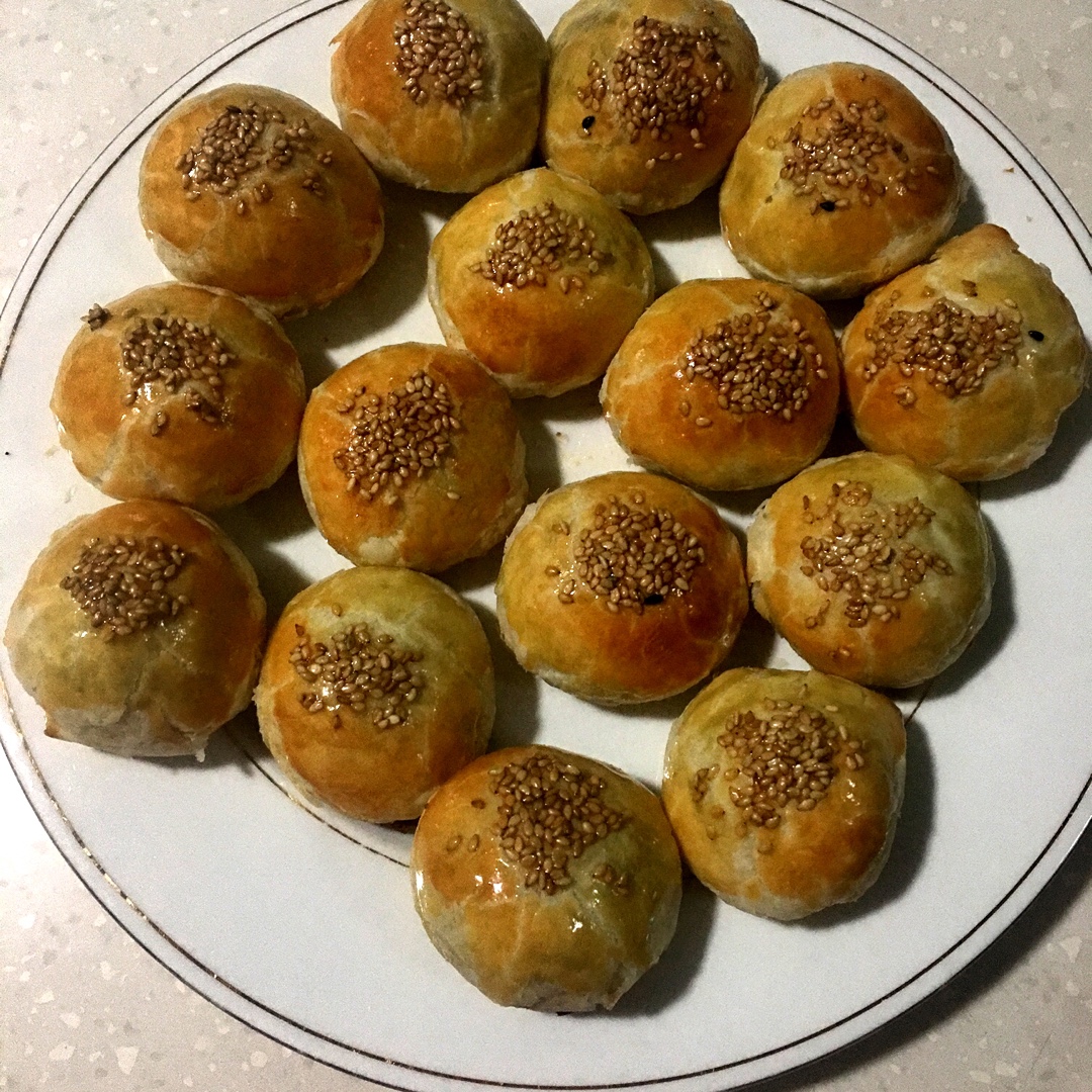 蛋黄酥 Danhuangsu