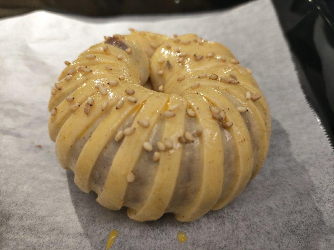 松软可口的红豆沙面包卷