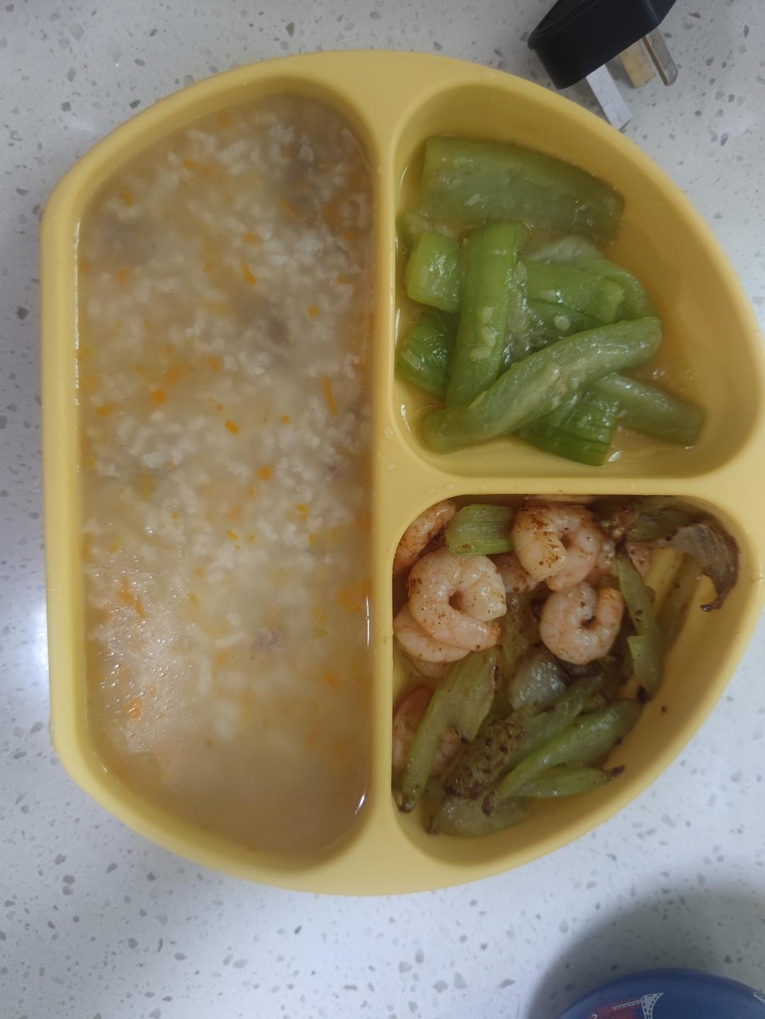 超级嫩的西芹吃法（西芹虾仁），小朋友也可以吃很多