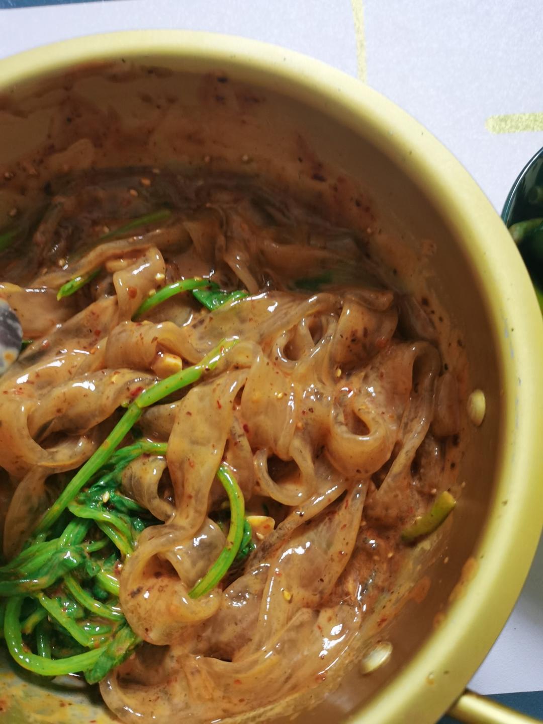 秒杀小夜市的麻酱流汁宽粉