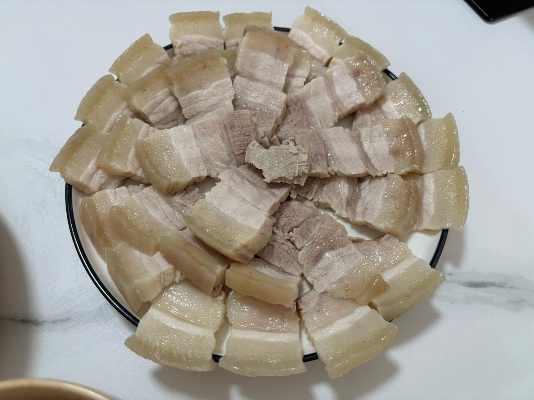 厨师长教你：“蒜泥白肉”的家常做法，看的口水直流