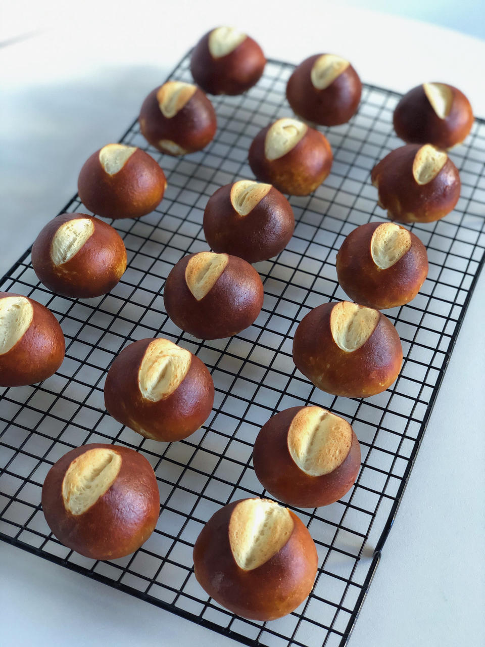 #烤100个面包# 🍞010 明星店的「碱水小丸子&小肉丸」