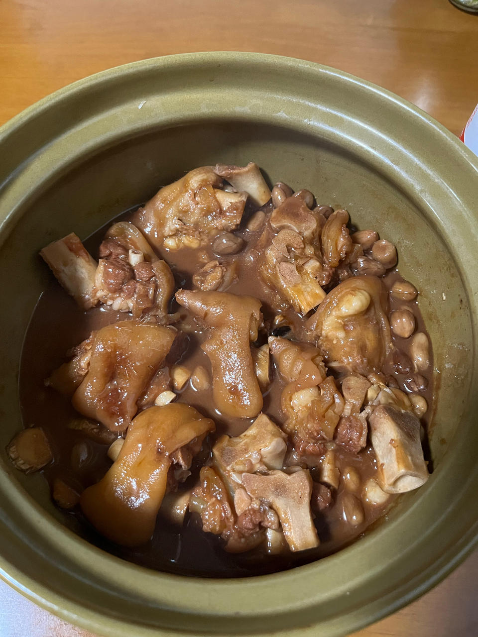 南乳花生猪脚煲