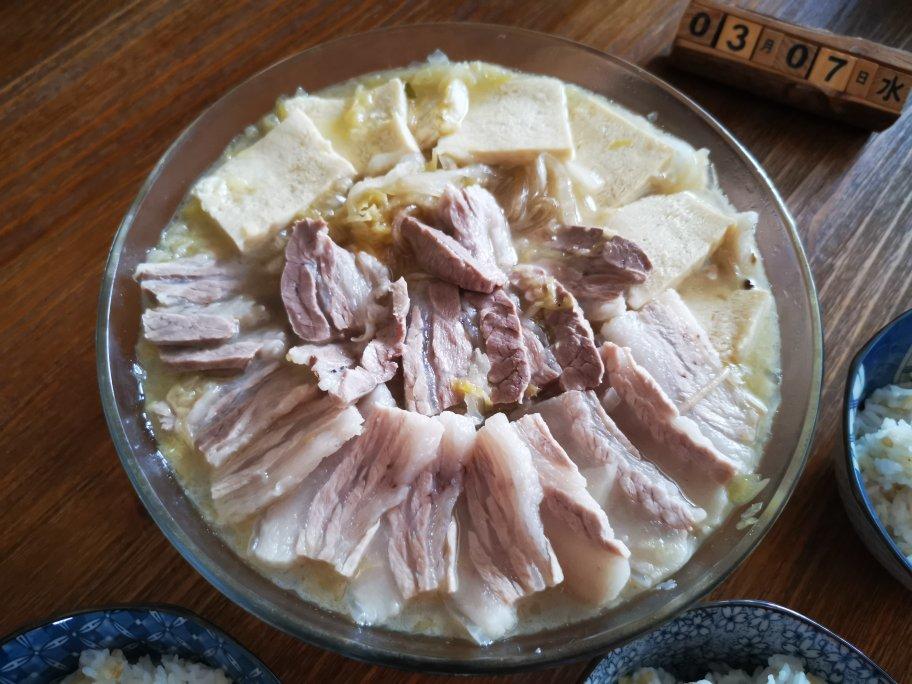 东北酸菜烩白肉粉条