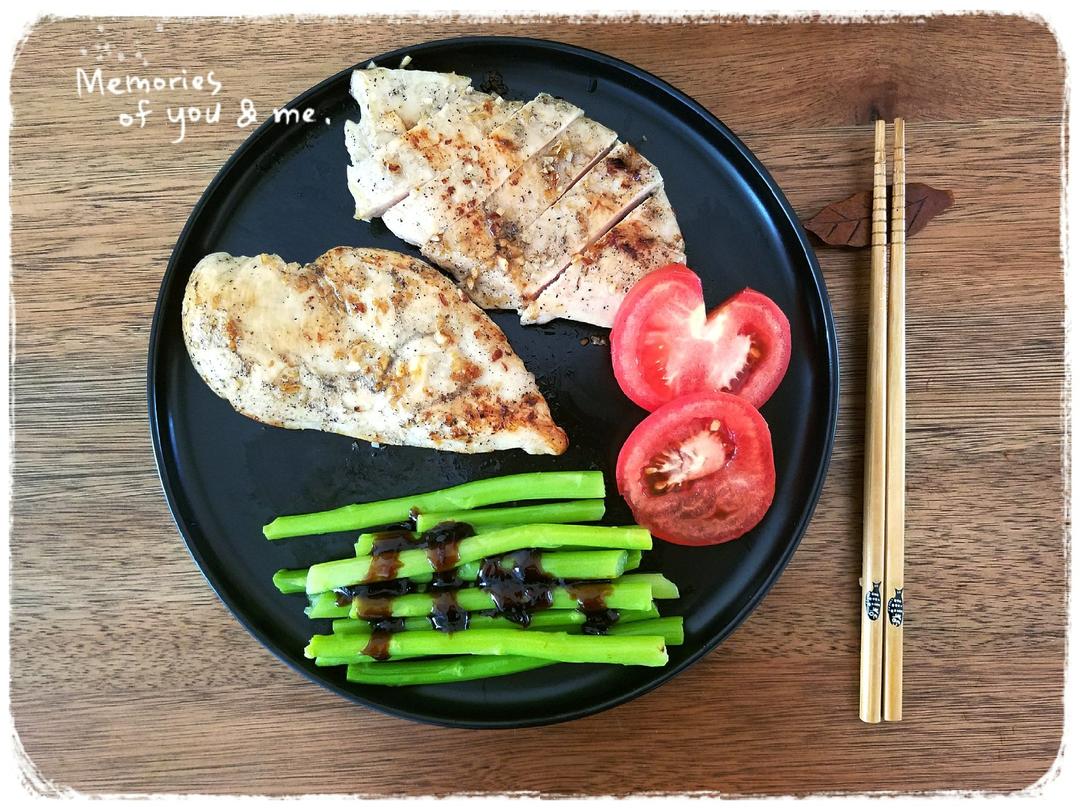 酷炫屌炸天好吃的煎鸡胸肉（香蒜蜂蜜煎鸡胸肉）