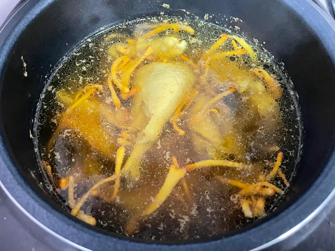 虫草乌鸡汤的做法