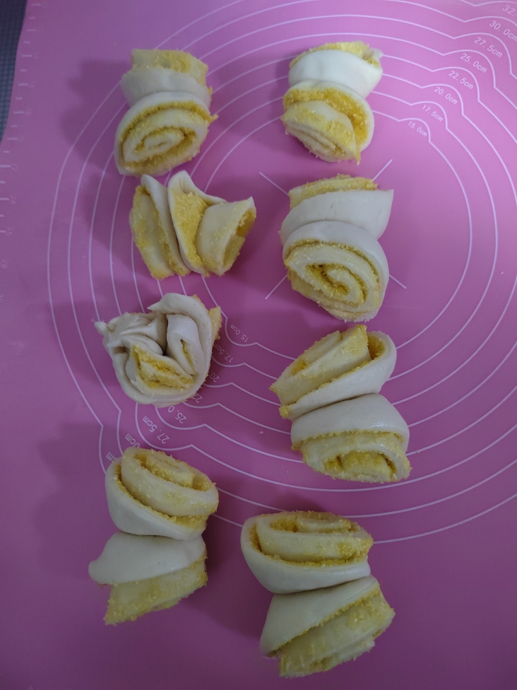 早餐椰蓉小花卷的做法 步骤12