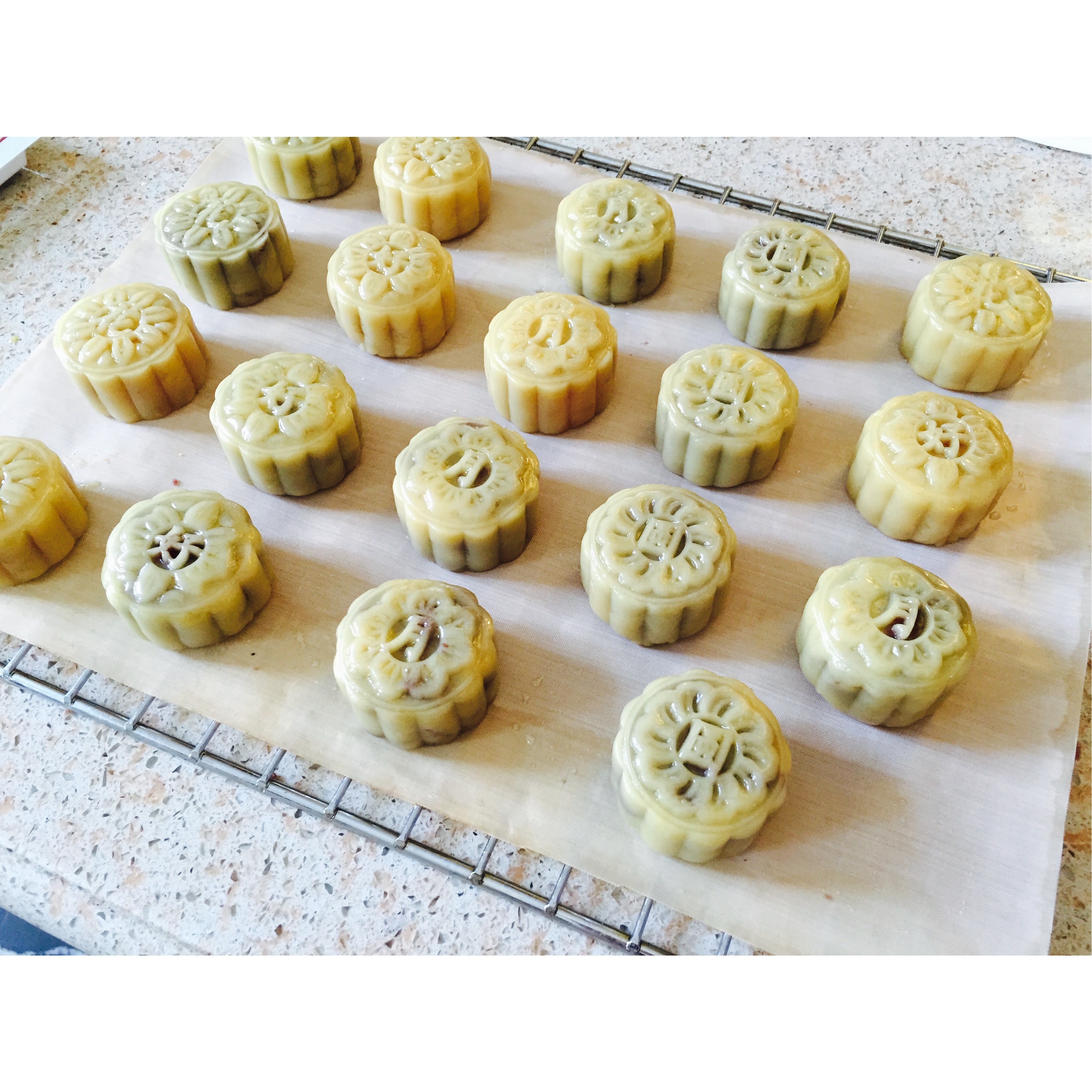 广式月饼——蛋黄莲蓉月饼