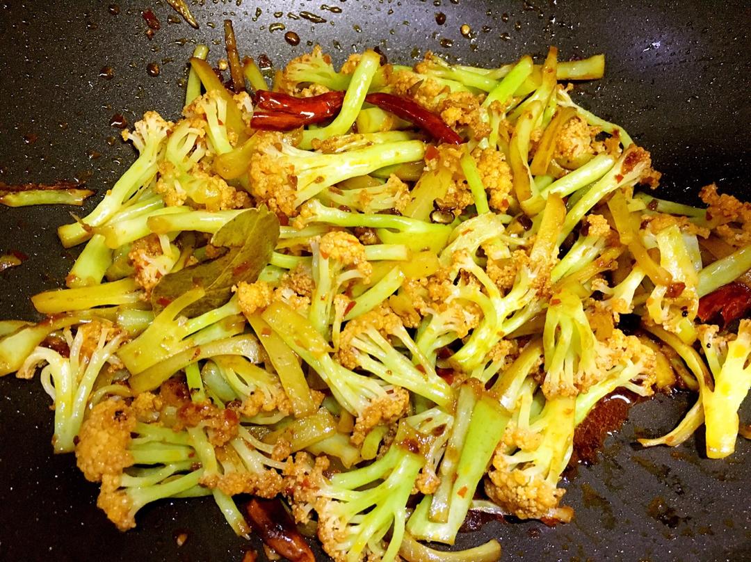 很“浪费”米饭的家常菜之一-------干锅菜花