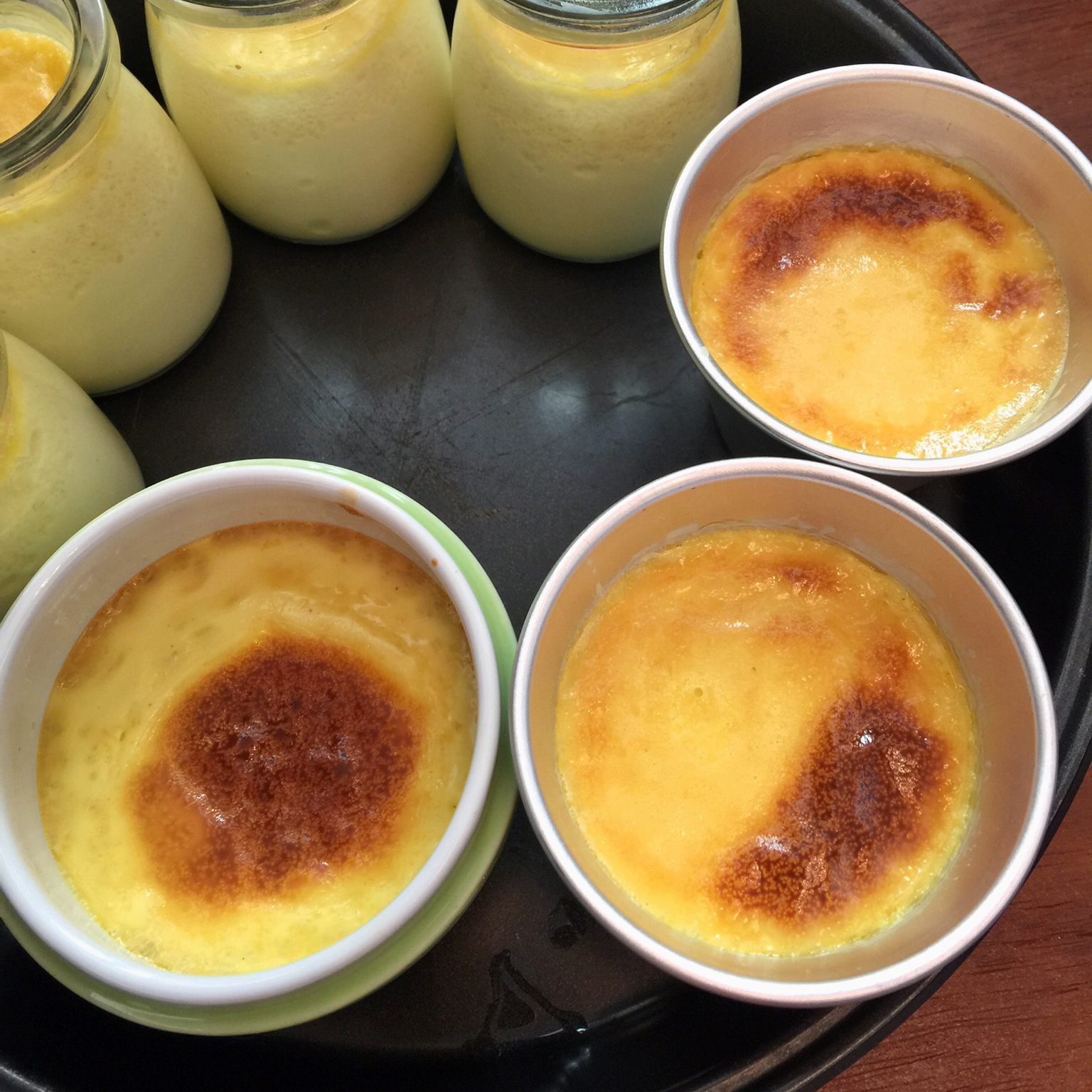Crèmebrulée。法式烤布雷。焦糖布丁。