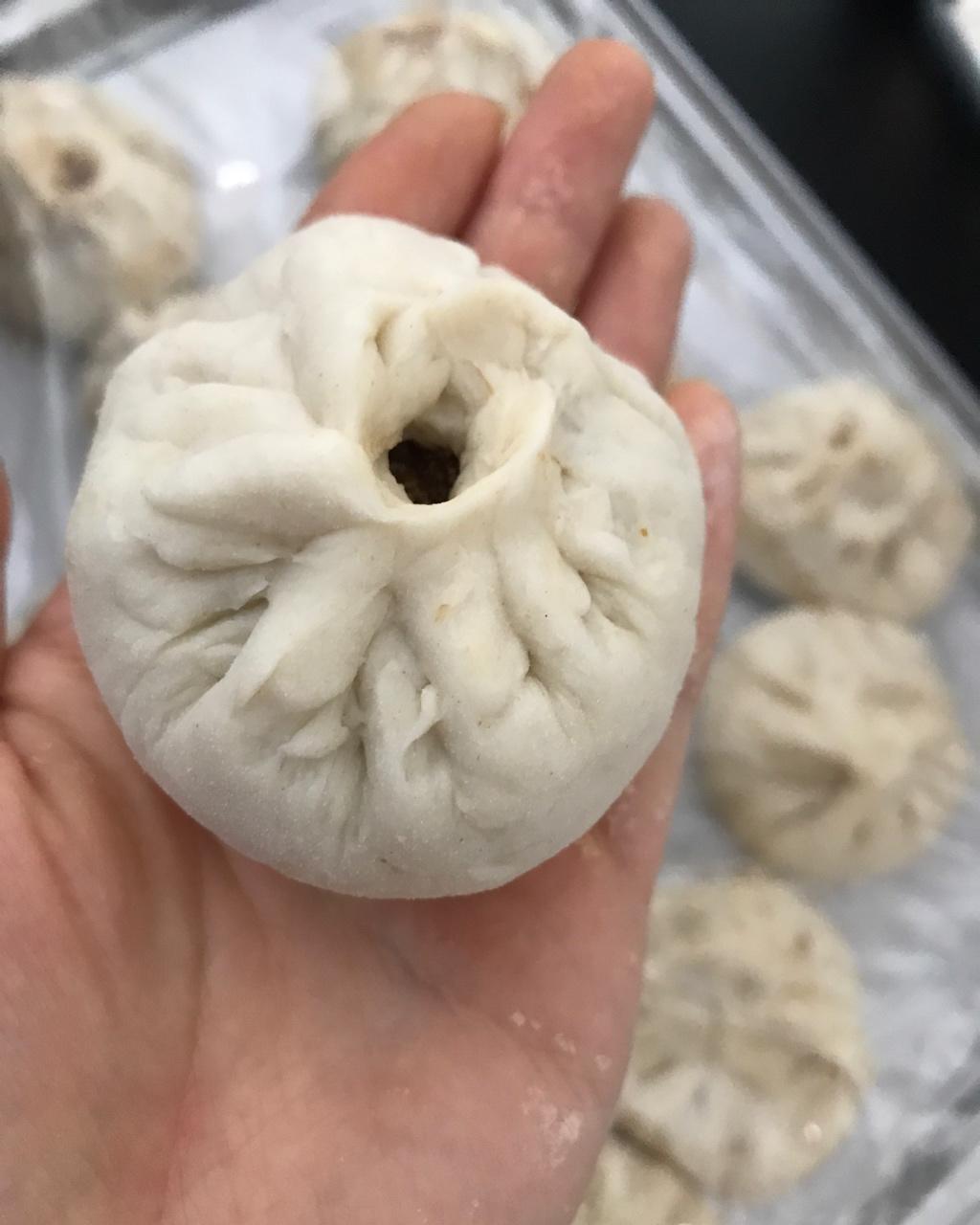 鲜美多汁的洋葱牛肉包子