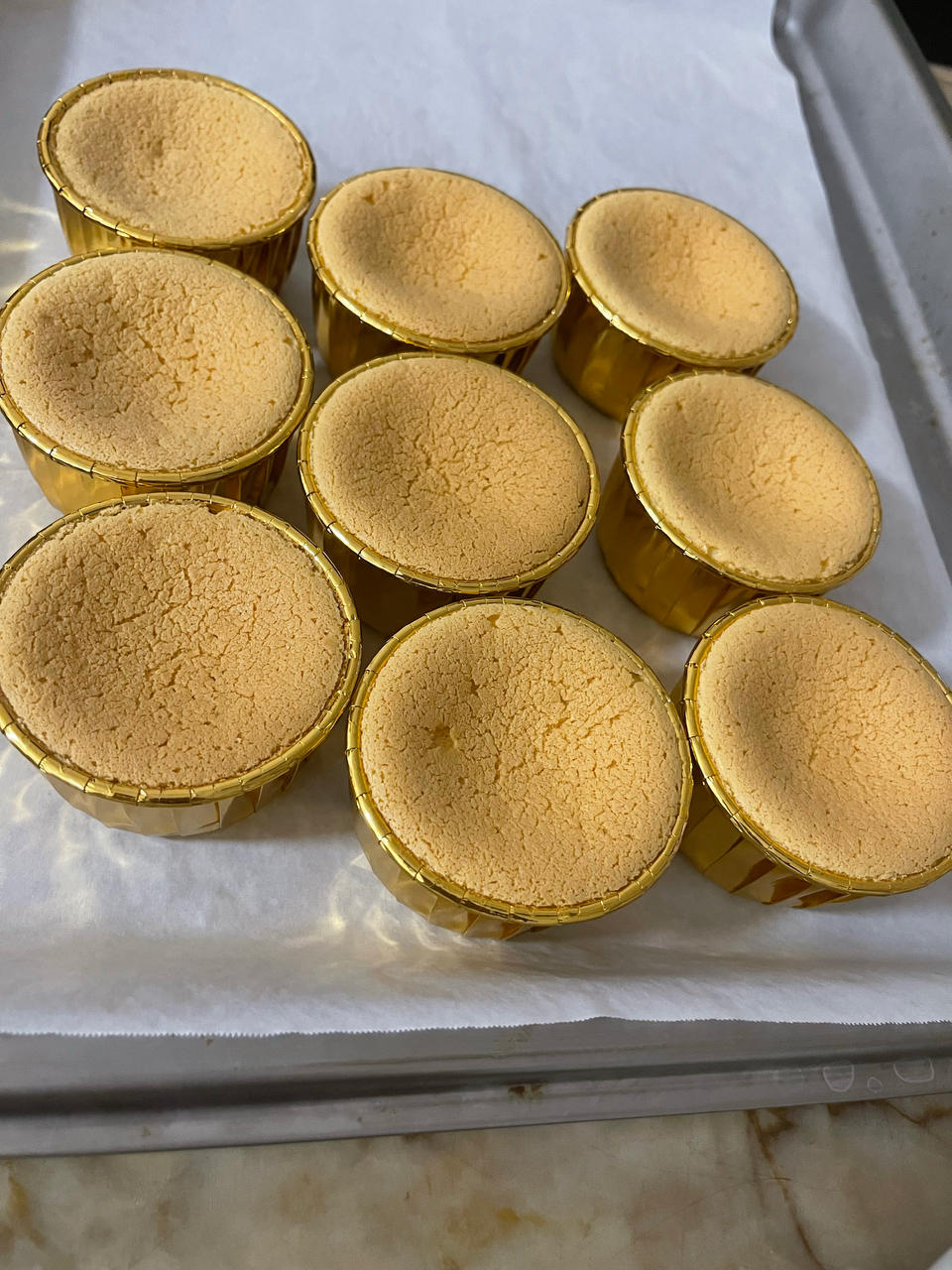 纸杯蛋糕，绝对不塌不裂，百分百成功四段式烘烤方法，不私藏无保留