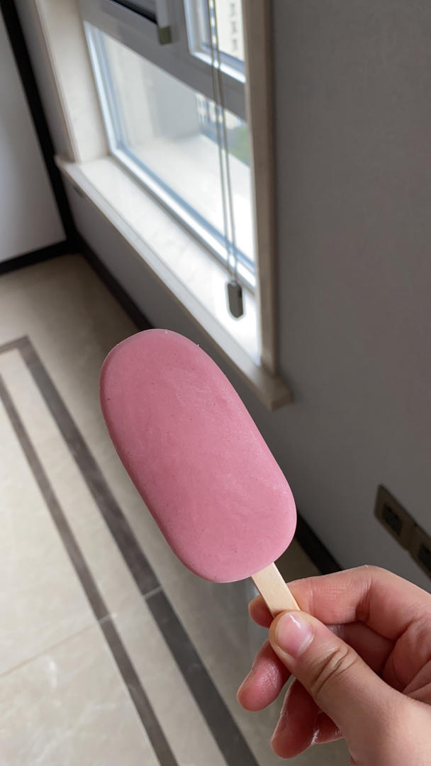 草莓牛奶冰棍丨健康·零食