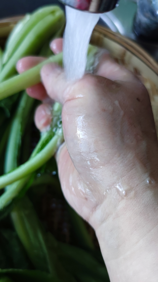 超快手制作简单的水腌菜的做法 步骤8