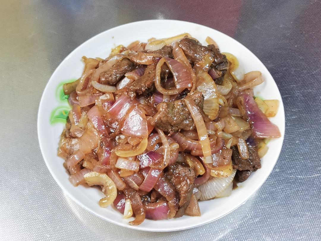 黑椒牛肉炒洋葱