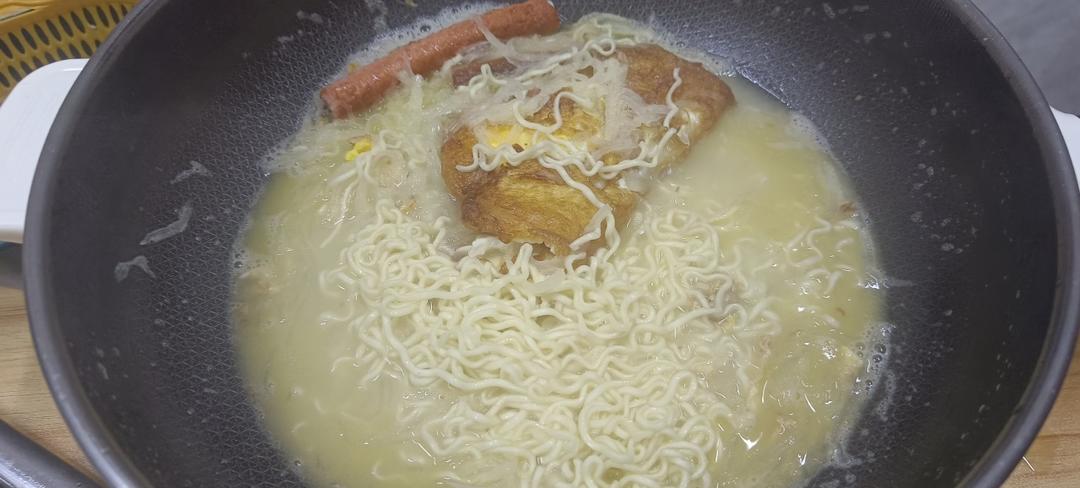 奶白鲜香的萝卜丝煎蛋汤