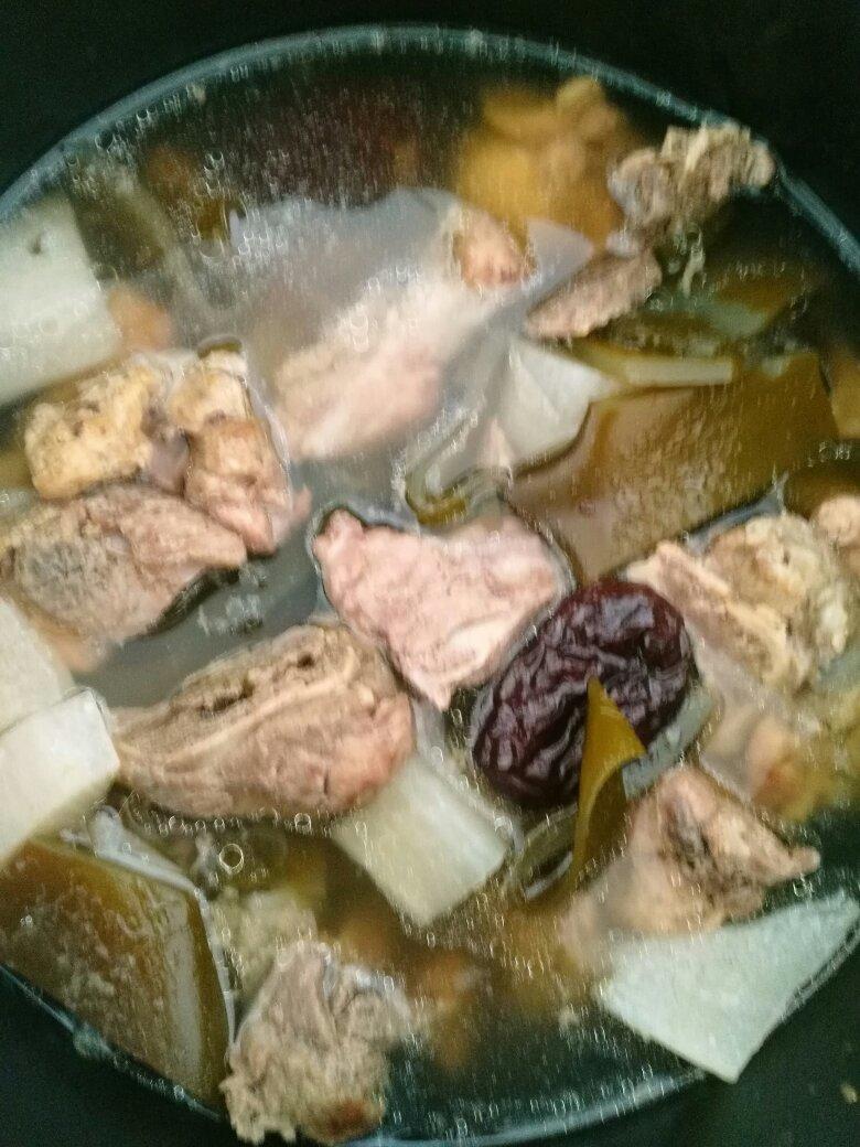 海带萝卜排骨汤