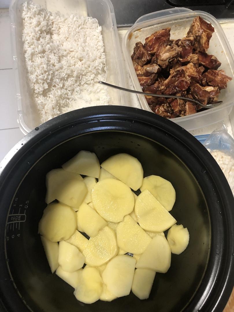 电压力锅糯米蒸排骨