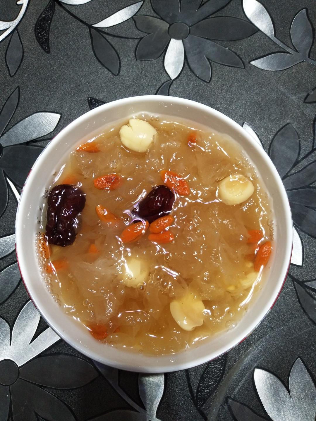 手机用户5233_lqzv做的红枣银耳莲子羹