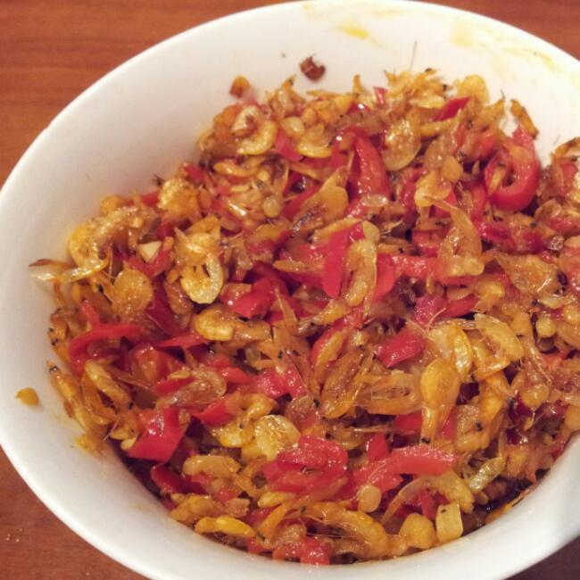 红椒虾米下饭菜的做法