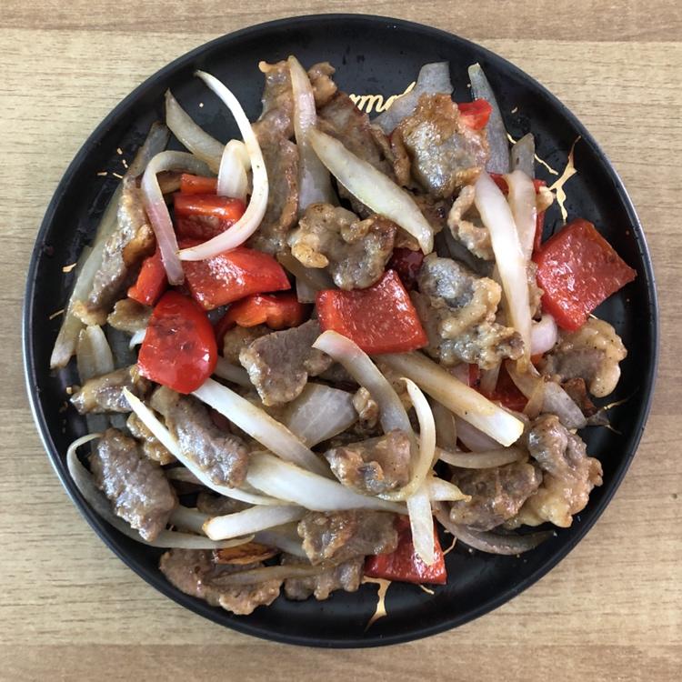 厨师长教你：“葱爆牛肉”的家常做法，葱香味浓郁先收藏起来