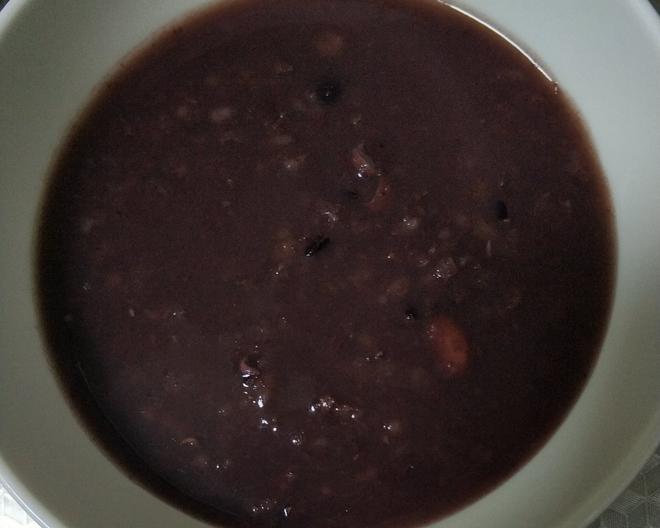 红豆黑米杂粮粥的做法