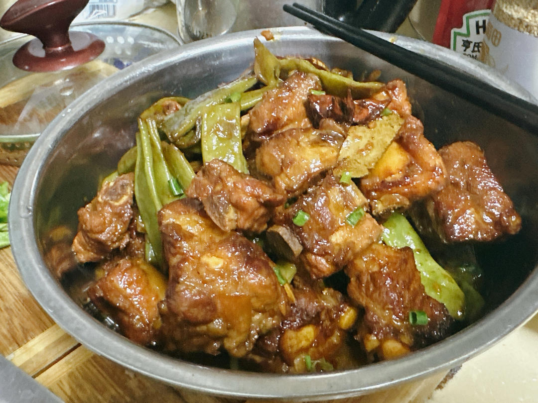 红烧排骨炖豆角