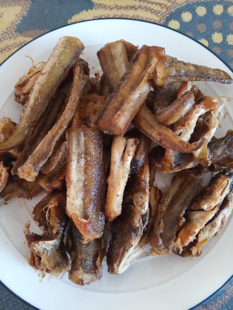 辣椒爆煎咸鱼干