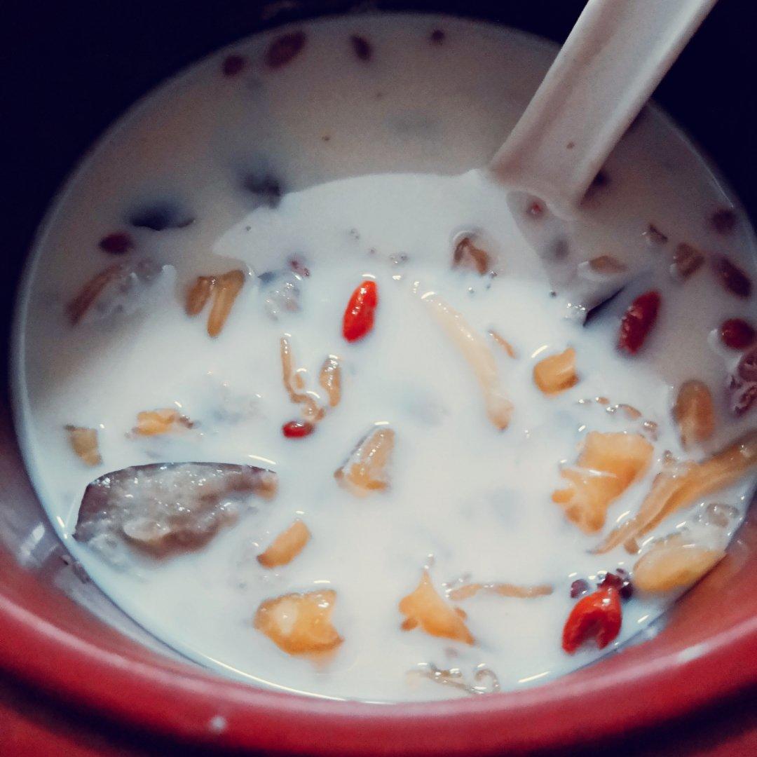 让你吃出牛奶肌的花胶炖鲜奶（花胶奶冻）