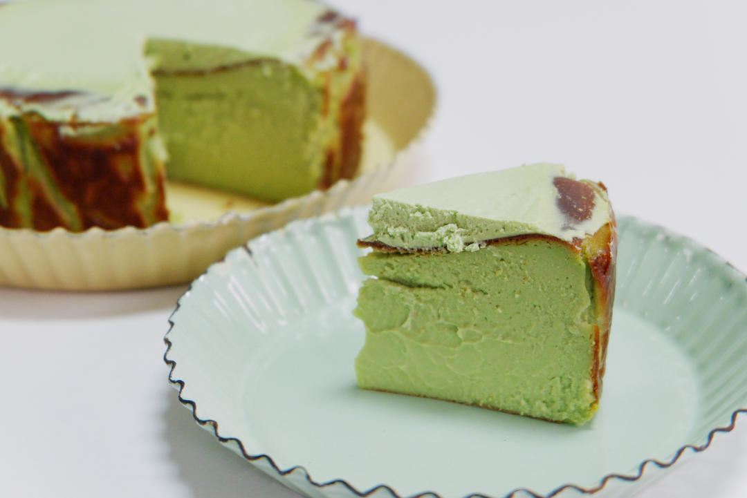 开心果巴斯克，醇香浓郁烤芝士蛋糕