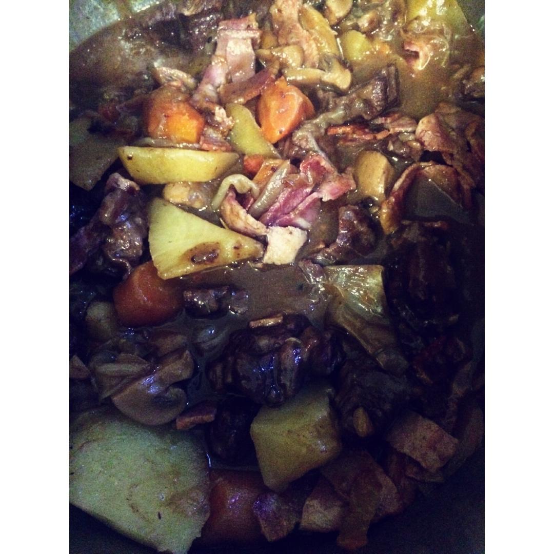 勃艮第红酒炖牛肉