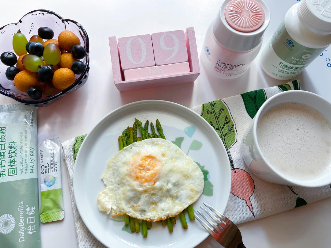 72道STAUB料理之十九【素烧绿芦笋佐太阳蛋】