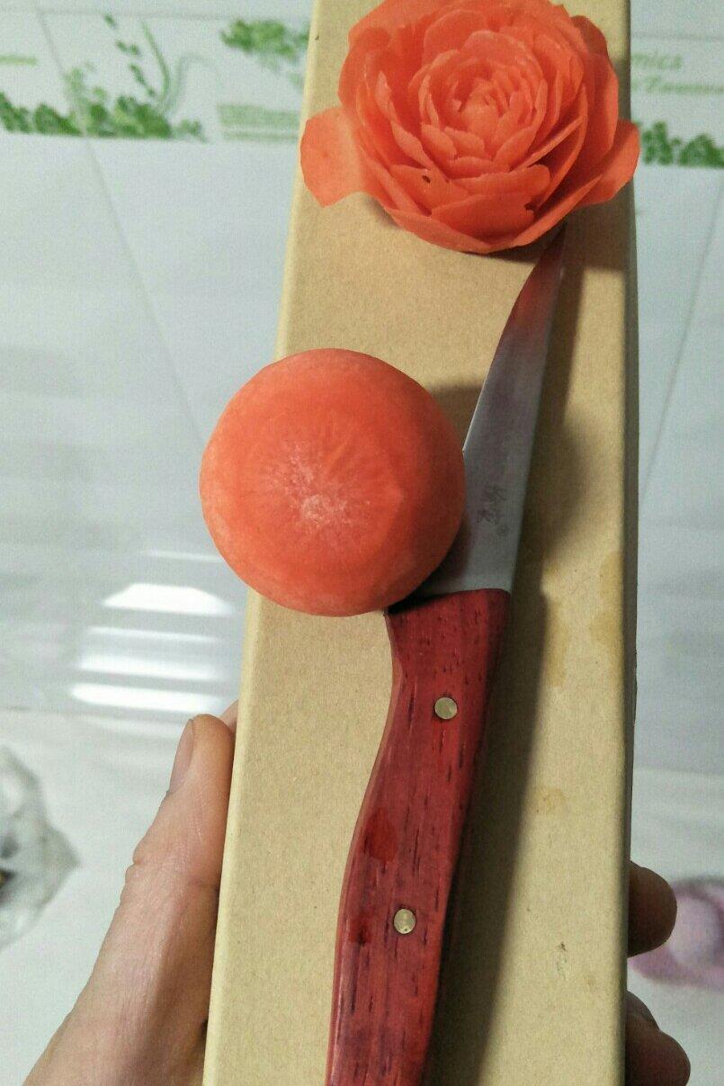 雕刻萝卜花让你的菜肴锦上添花