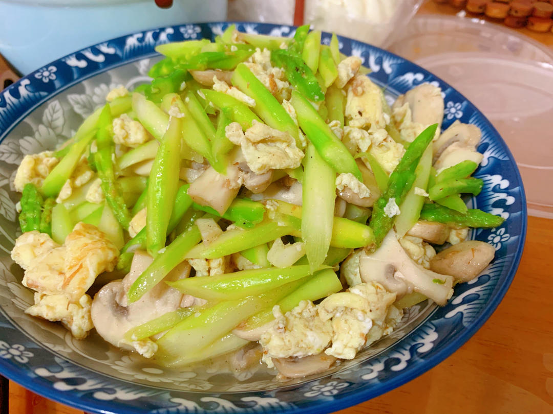 教你做最好吃的芦笋炒蘑菇 新手速get！