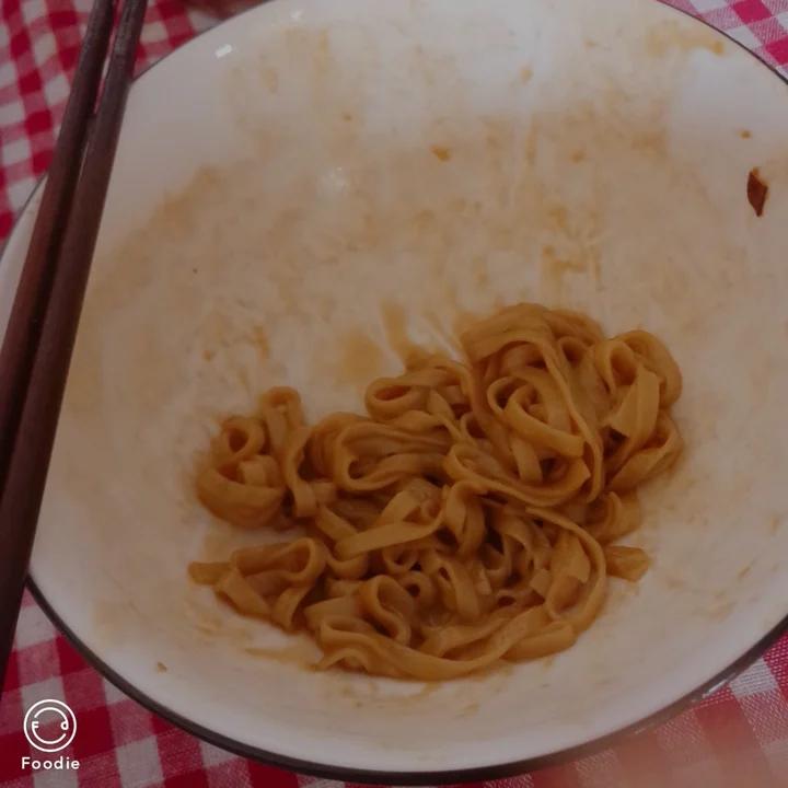 舔盘的荷包蛋焖面