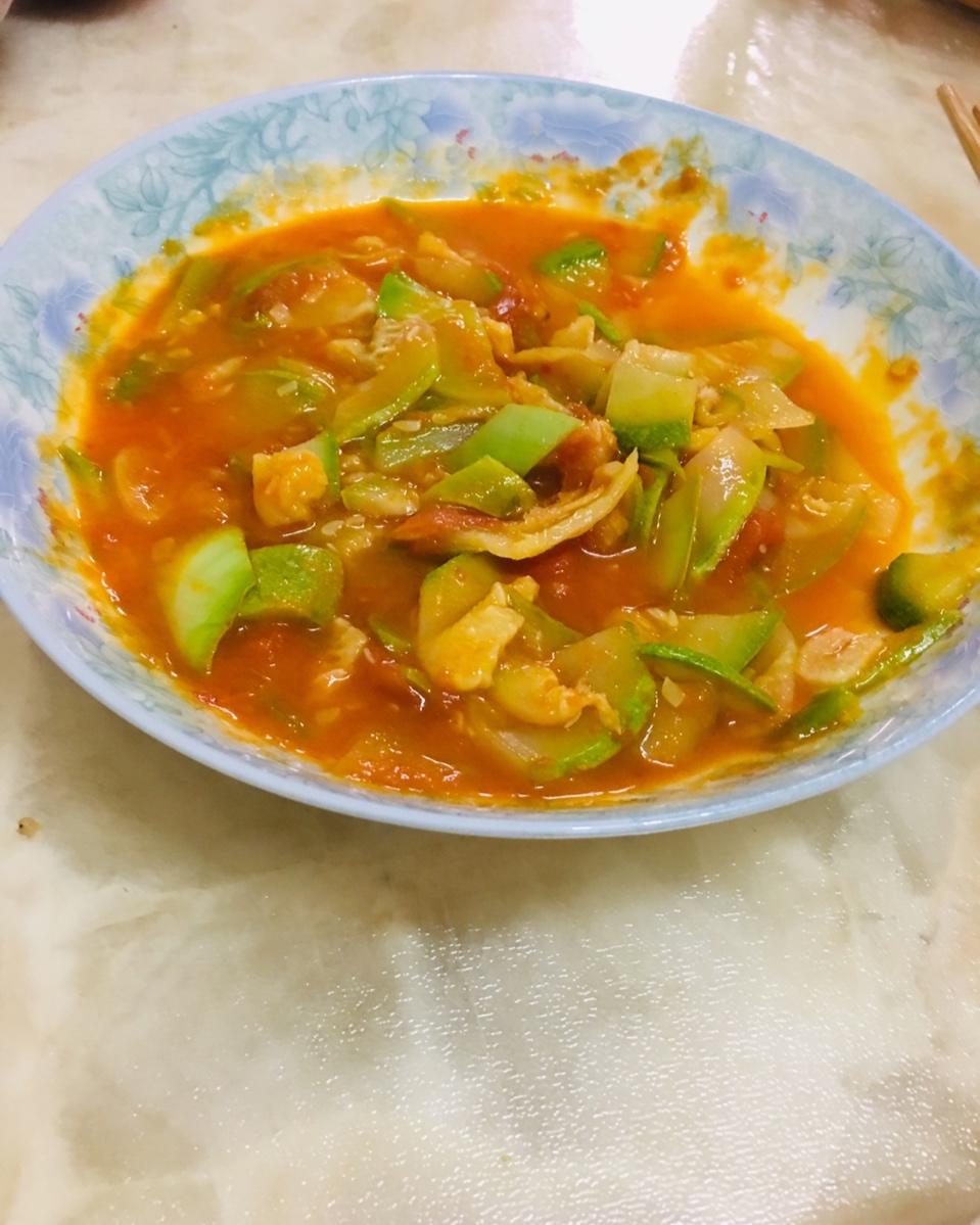 西红柿炒西葫芦