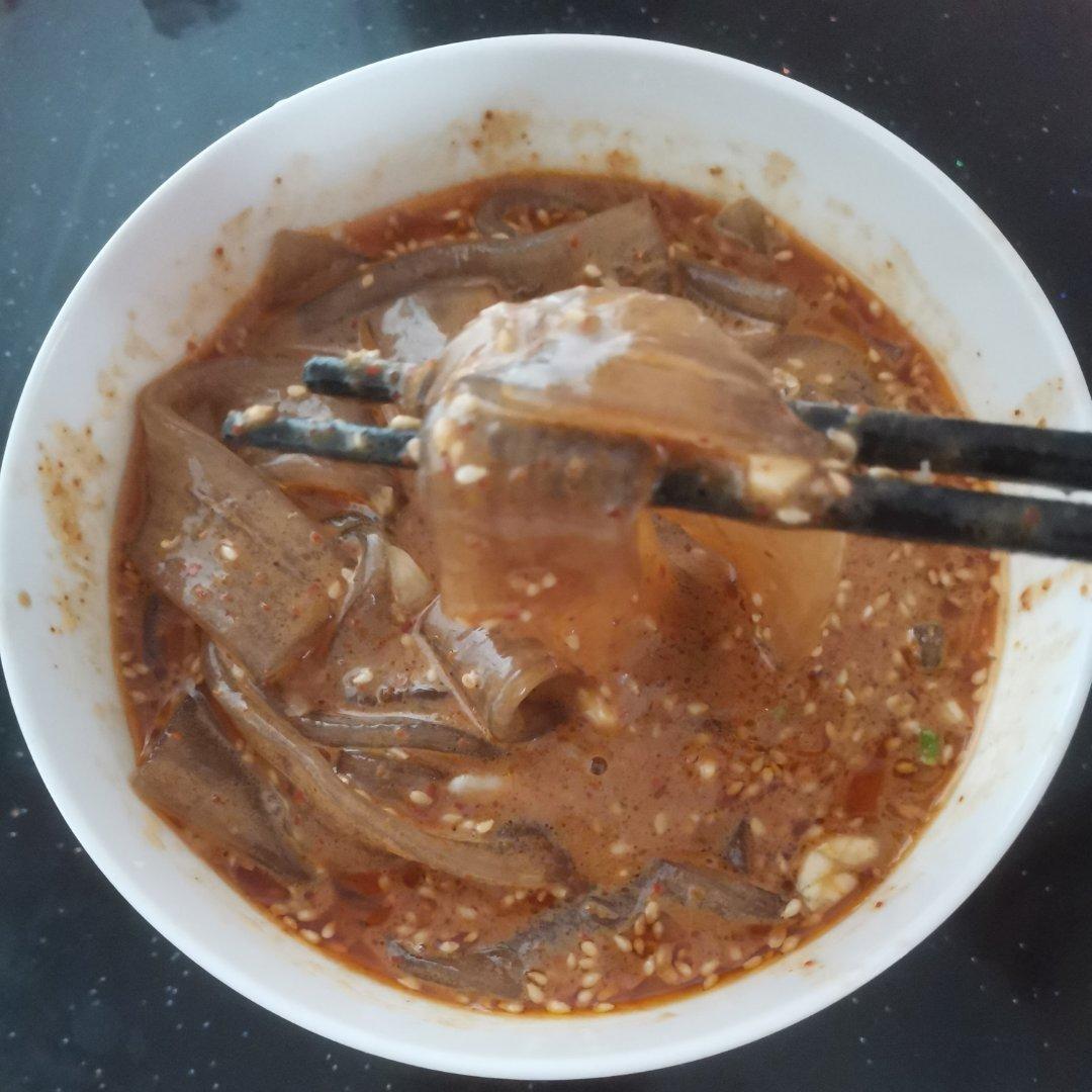 秒杀小夜市的麻酱流汁宽粉