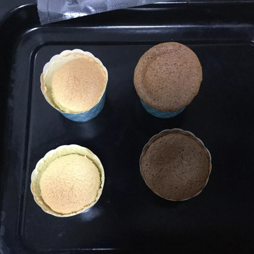软绵绵戚风纸杯蛋糕