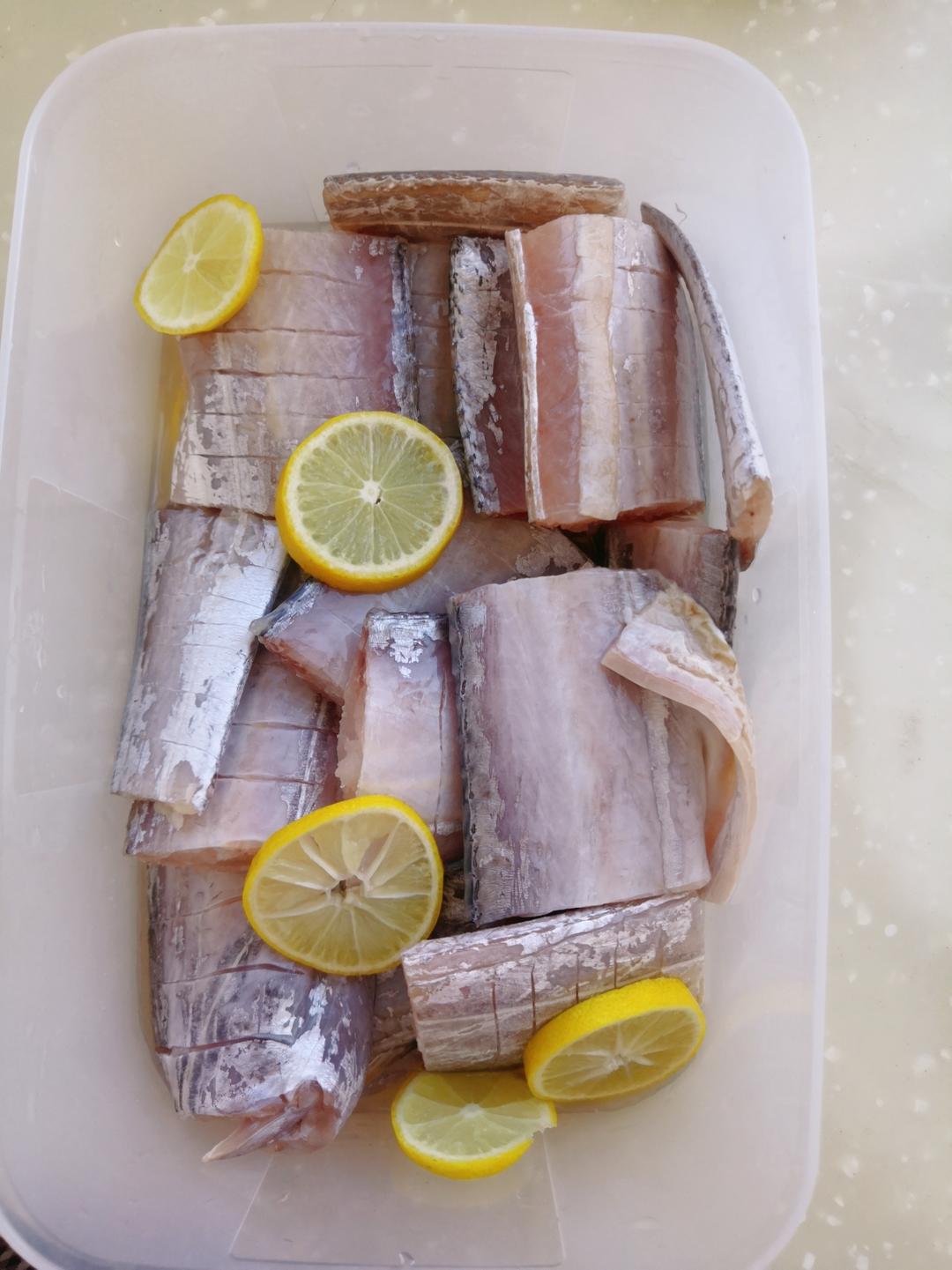 鱈魚整條做法飯店做法_燉鱈魚的家常做法_銀鱈魚的做法